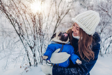 Freshpet Reviews pug and girl in snow